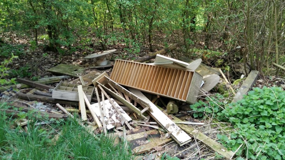 Platz an der Dicken Eiche Nüst zugemüllt